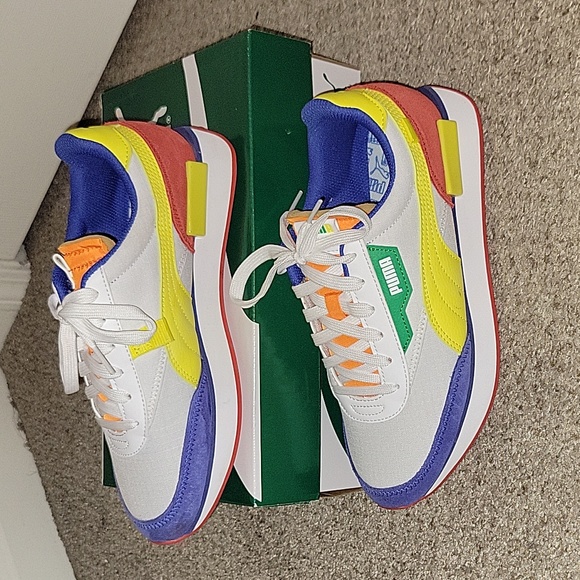 Grade school puma size 7 - Picture 3 of 4